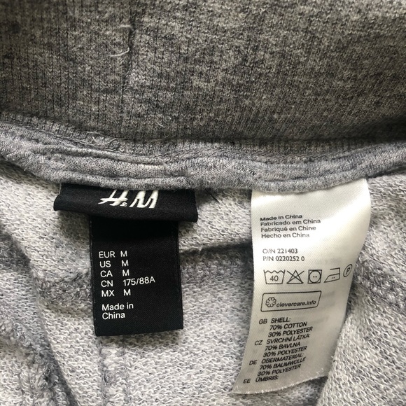 H&M shorts - Picture 3 of 3